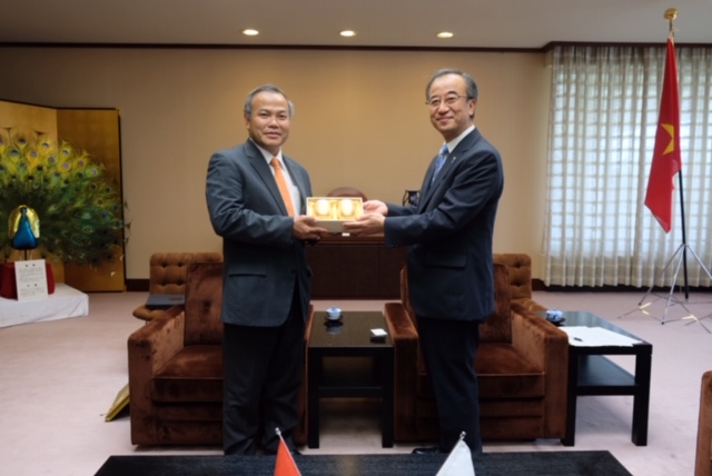 ĐẠI SỨ VŨ HỒNG NAM THĂM TỈNH NIIGATA