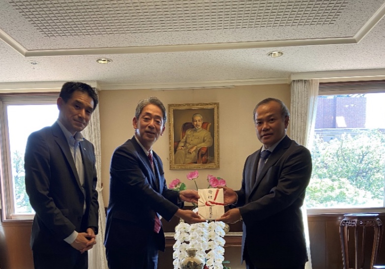 Đại sứ Vũ Hồng Nam tiếp Giám đốc cấp cao Tập đoàn thép Kyoei