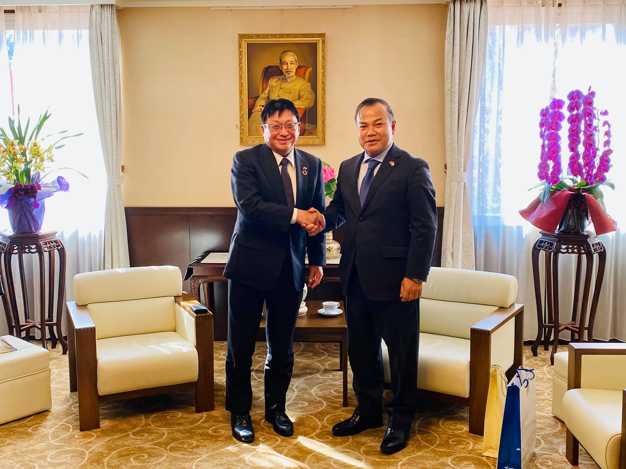 H.E. Ambassador Vu Hong Nam met with CEO of Sojitz Mr. Masayoshi Fujimoto