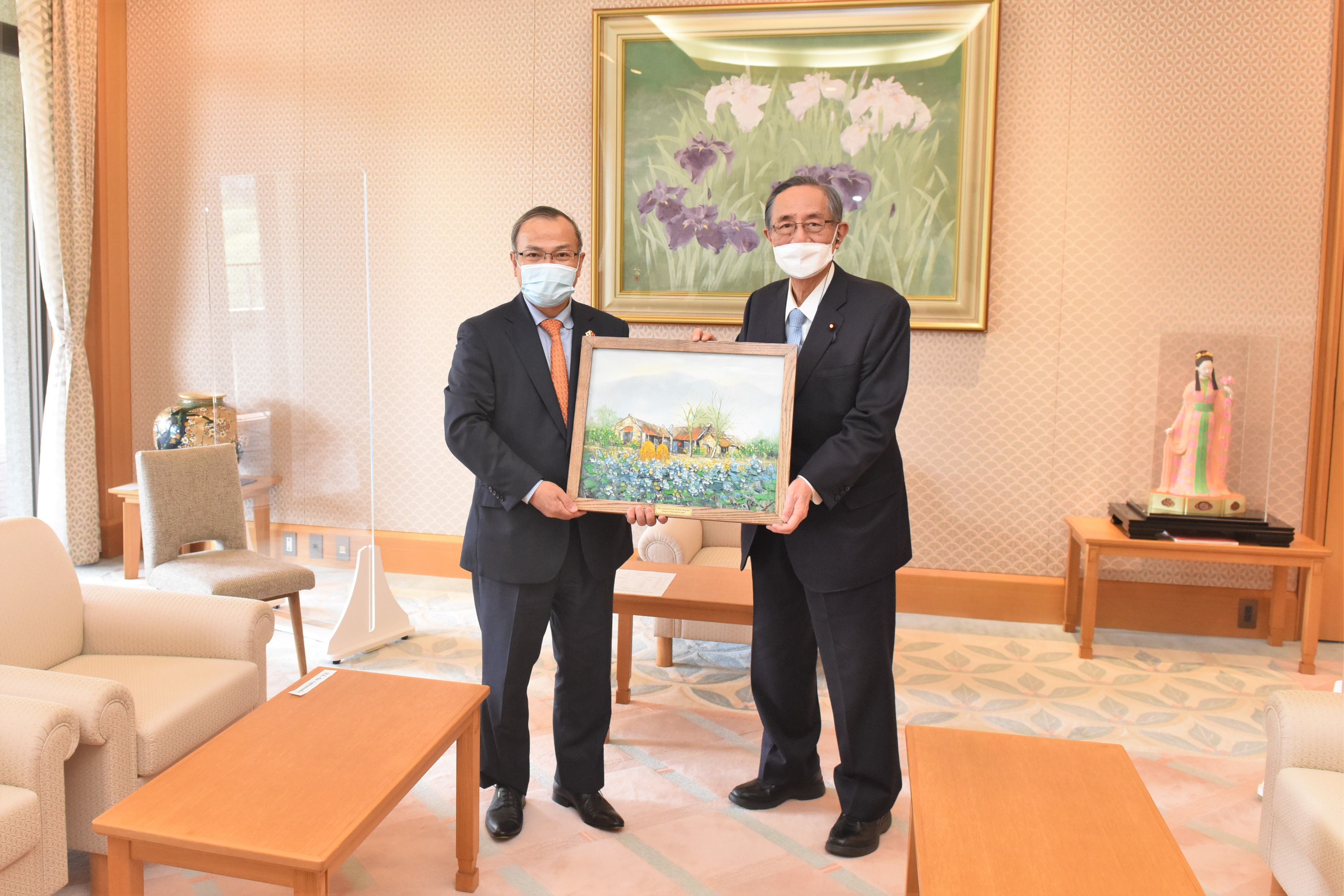 ヴー・ホン・ナム大使　　衆議院議長への表敬挨拶