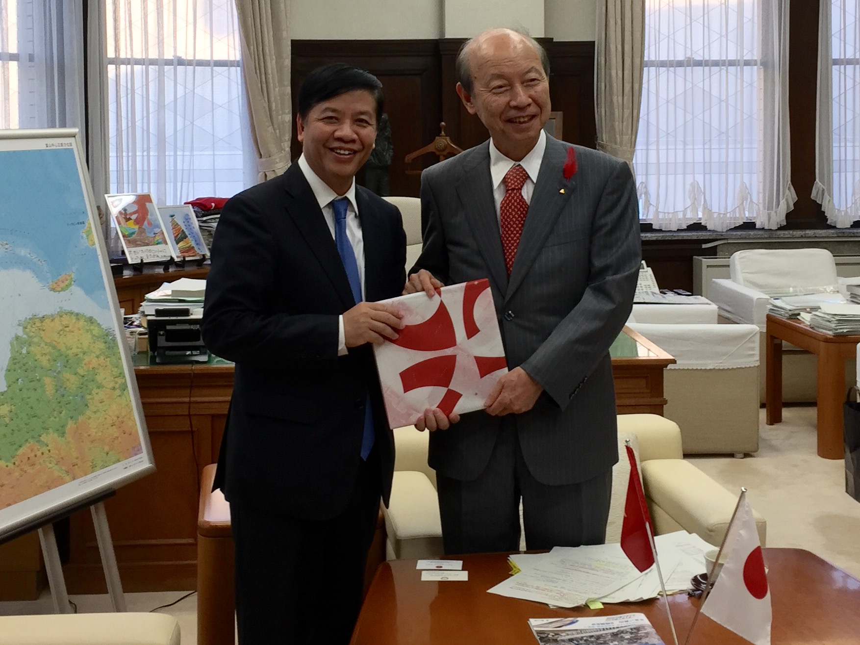 グエン・クオック・クオン大使は、富山県訪問