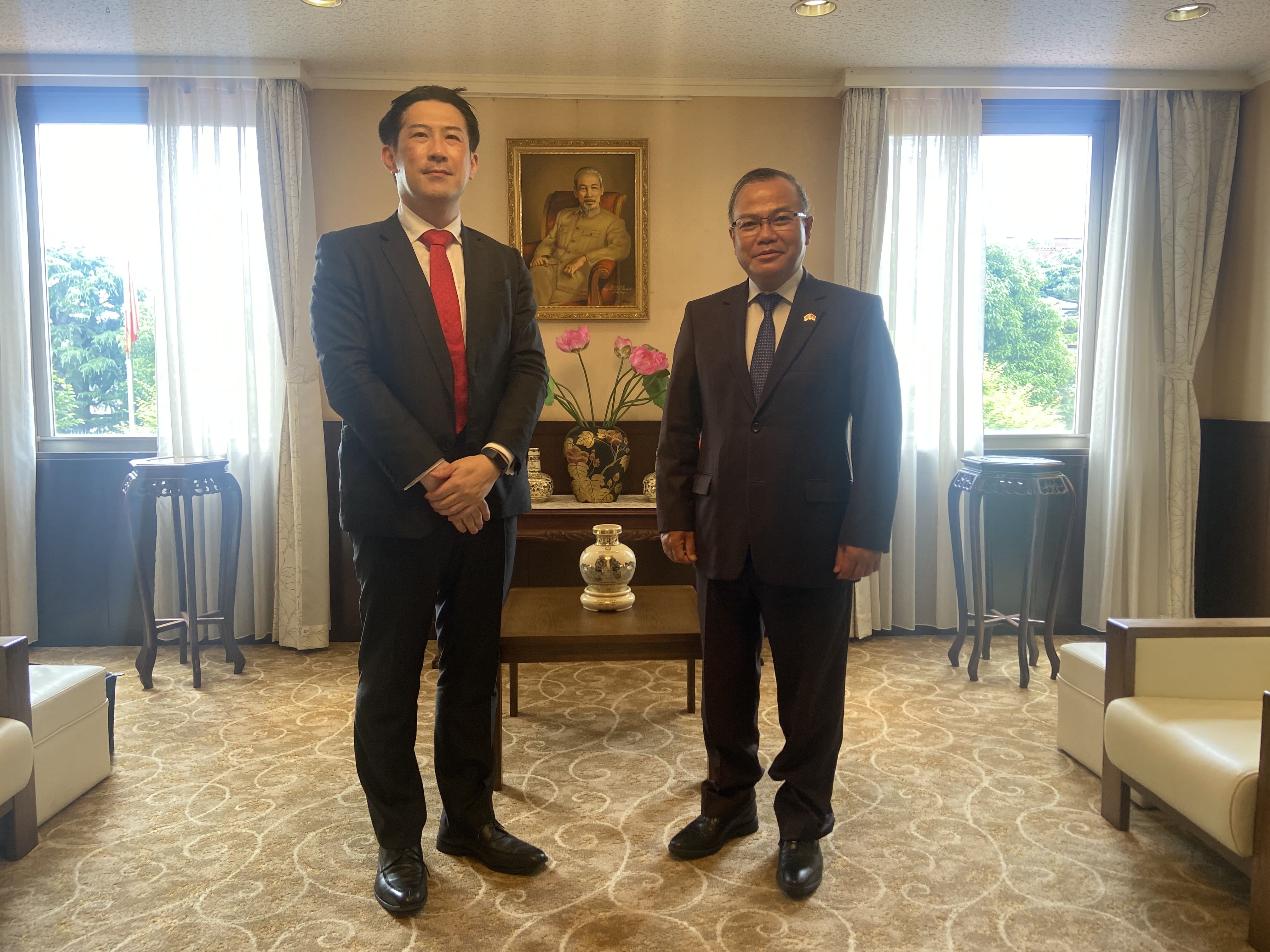 Đại sứ Vũ Hồng Nam tiếp Trưởng chi nhánh ngân hàng Mizuho  tại thành phố Hồ Chí Minh mới được bổ nhiệm