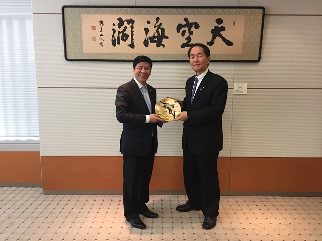 Tỉnh Kagawa và tỉnh Tokushima mong tăng cường hợp tác với các địa phương của Việt Nam