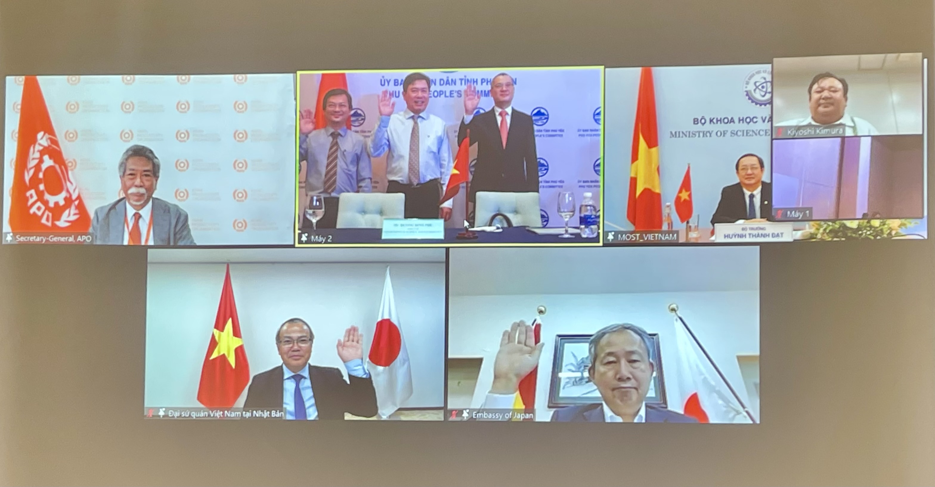 Đại sứ Vũ Hồng Nam tham dự Lễ Ký kết thoả thuận tài trợ thiết bị đông lạnh giữa APO - Tỉnh Phú Yên