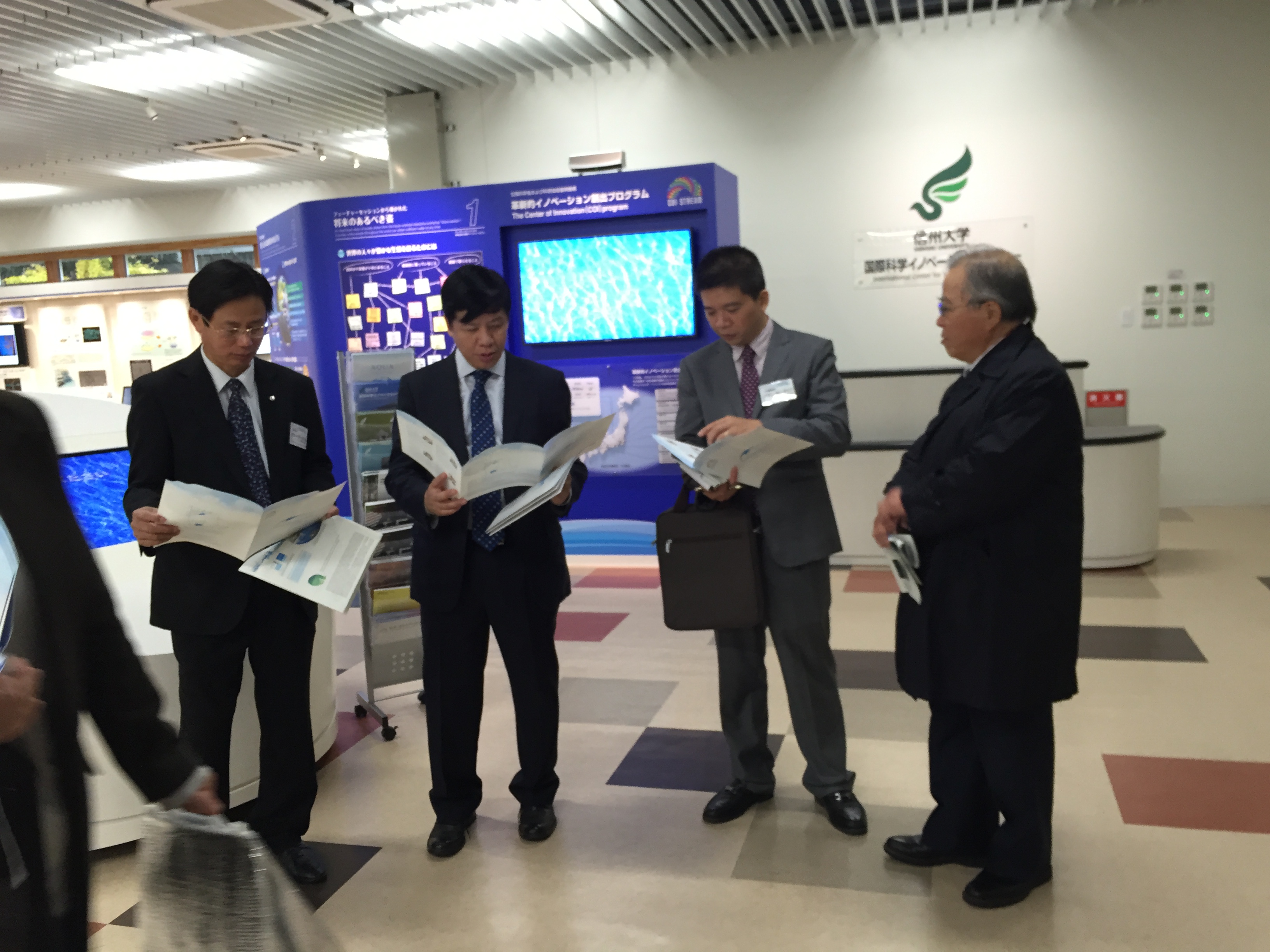 Đại sứ Nguyễn Quốc Cường thăm tỉnh Nagano