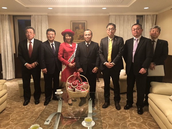 ヴー・ホン・ナム大使が青森県りんご輸出協会および青森県りんご対策協議会