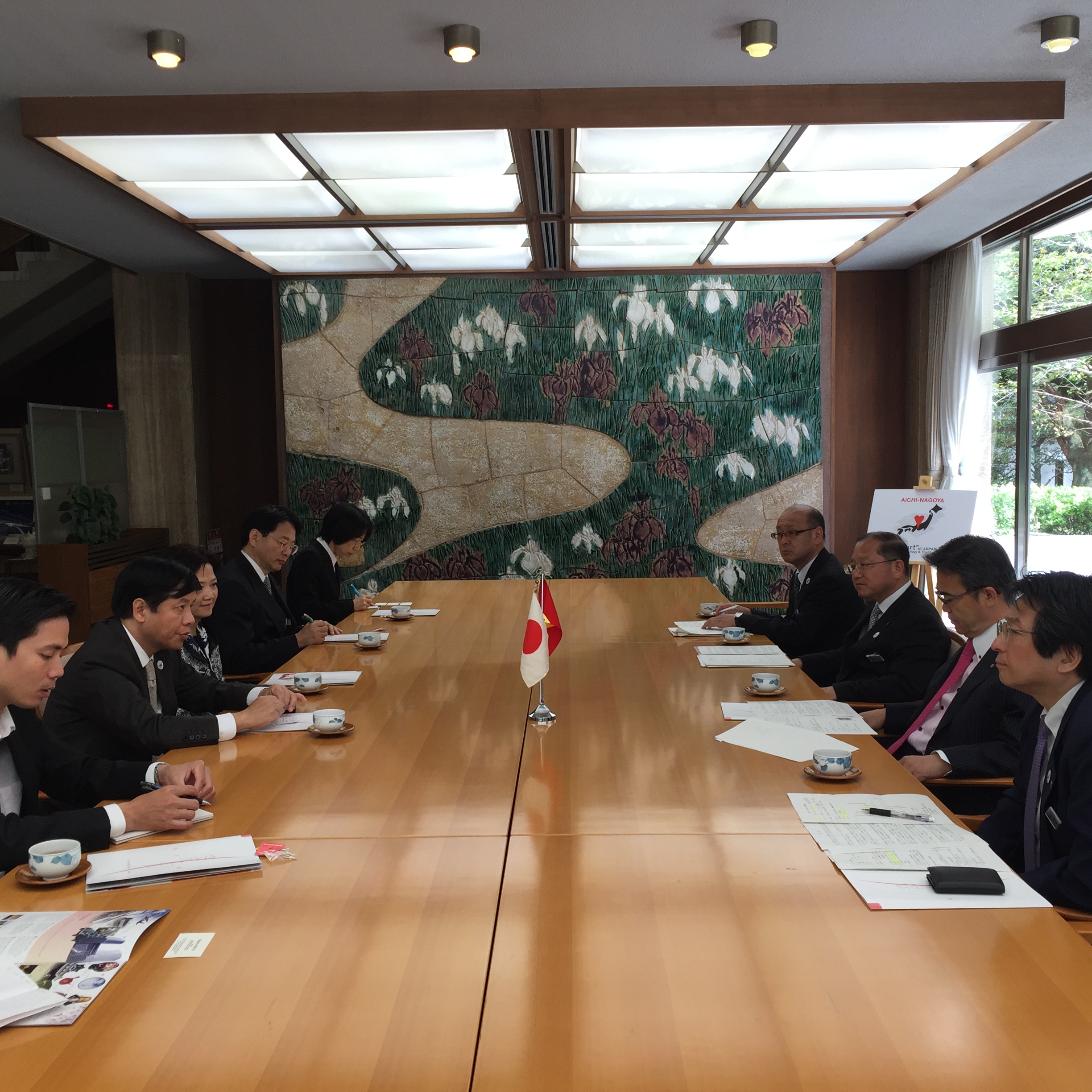 Đại sứ Nguyễn Quốc Cường thăm tỉnh Aichi