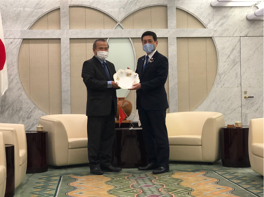 Ambassador Vu Hong Nam's official visit to Kagoshima Prefecture 