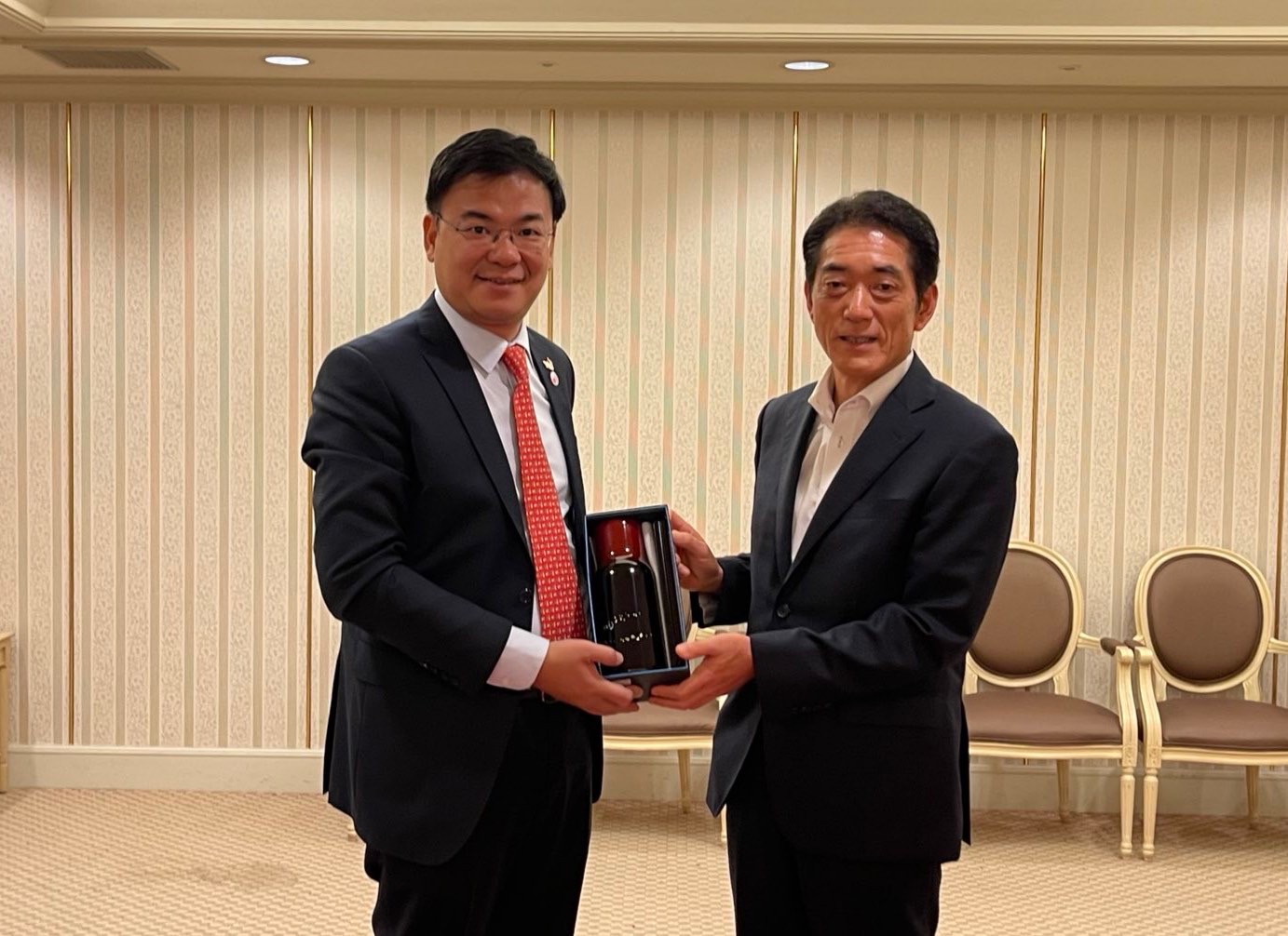 Đại sứ Phạm Quang Hiệu thăm tỉnh Ehime