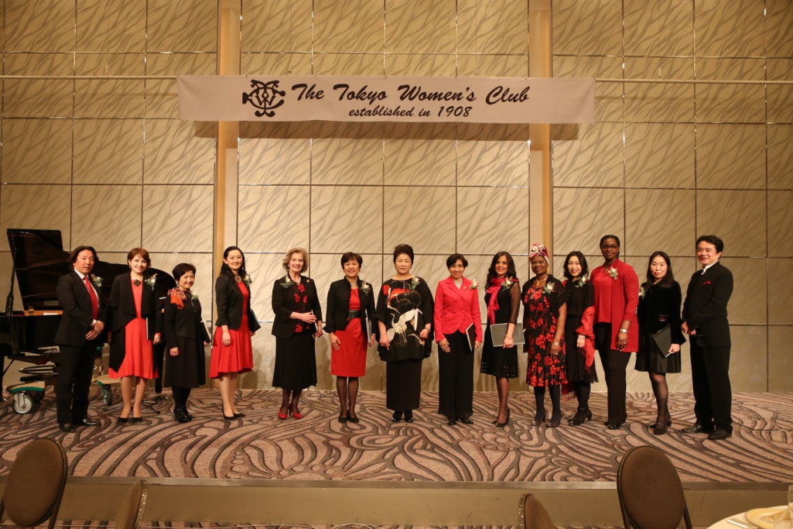 Phu nhân Đại sứ dự hoạt động của Câu lạc bộ Quý bà Tokyo