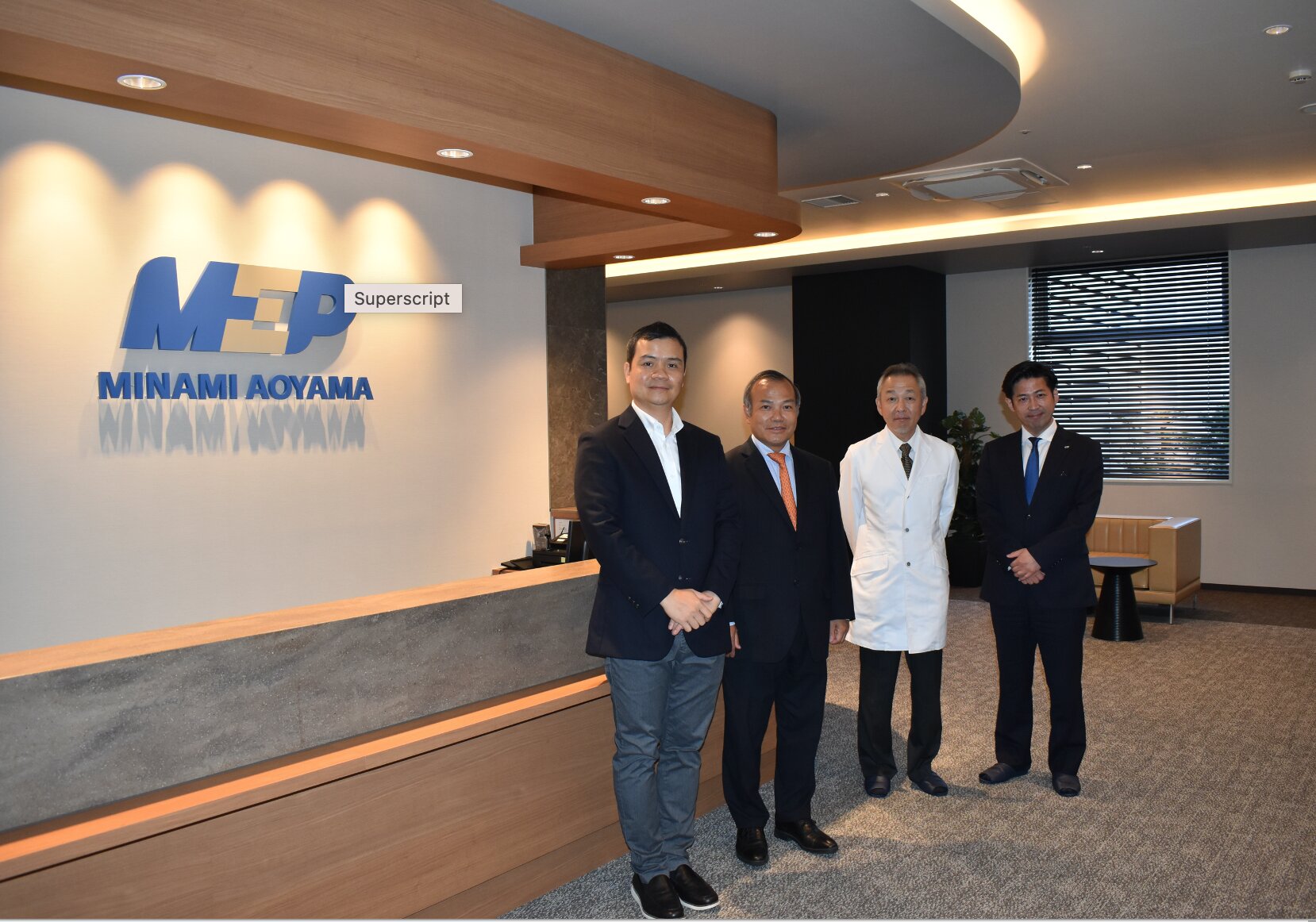 Đại sứ Vũ Hồng Nam thăm và làm việc với Cơ sở y tế “Medical Examination Plaza-MEP Minami Aoyama”. 