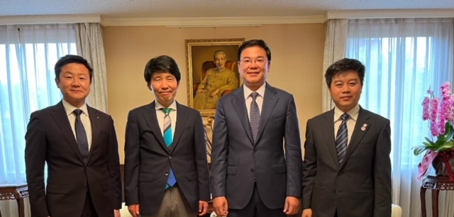 Ambassador Designate Pham Quang Hieu receives Gunma Governor 