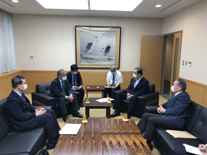 Đại sứ Vũ Hồng Nam hội kiến Chủ tịch Đoàn Chủ tịch Ban Chấp hành Trung ương Đảng Cộng sản Nhật Bản