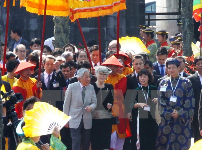両陛下、「象徴」の意義示した旅　ベトナム・タイ訪問から帰国 